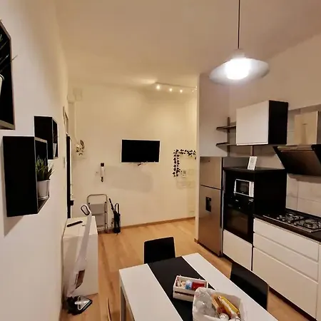 Fiera Station Apartment *